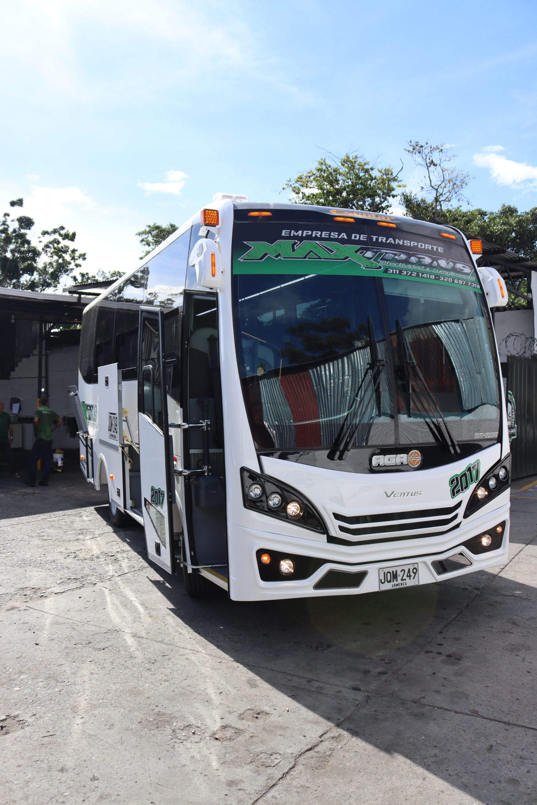 Transporte Empresarial 2017 lateral izquierdo 3
