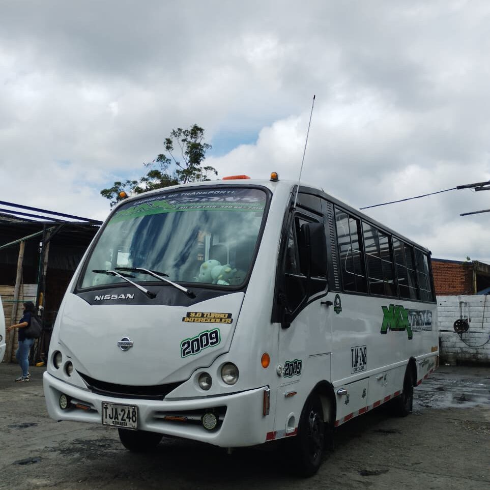 vehiculo 2009 lateral derecho