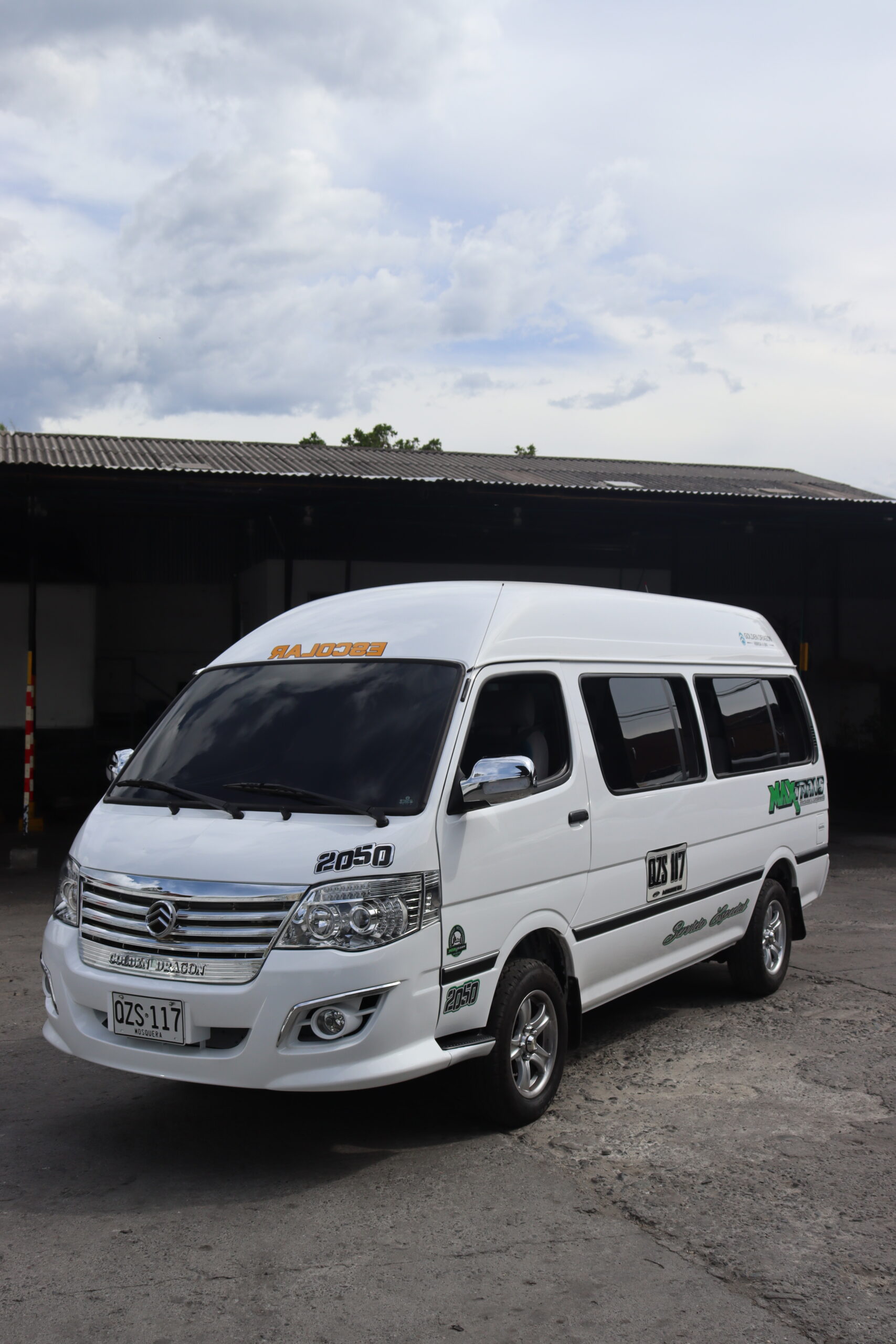 VEHICULO DE TRANSPORTE ESCOLAR EN EL QUINDIO