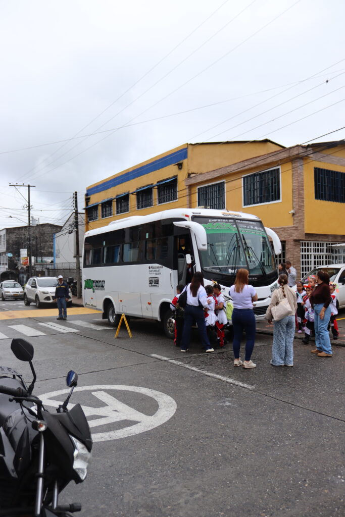 SERVICIO DE TRANSPORTE ESCOLAR EN ARMENIA QUINDIO