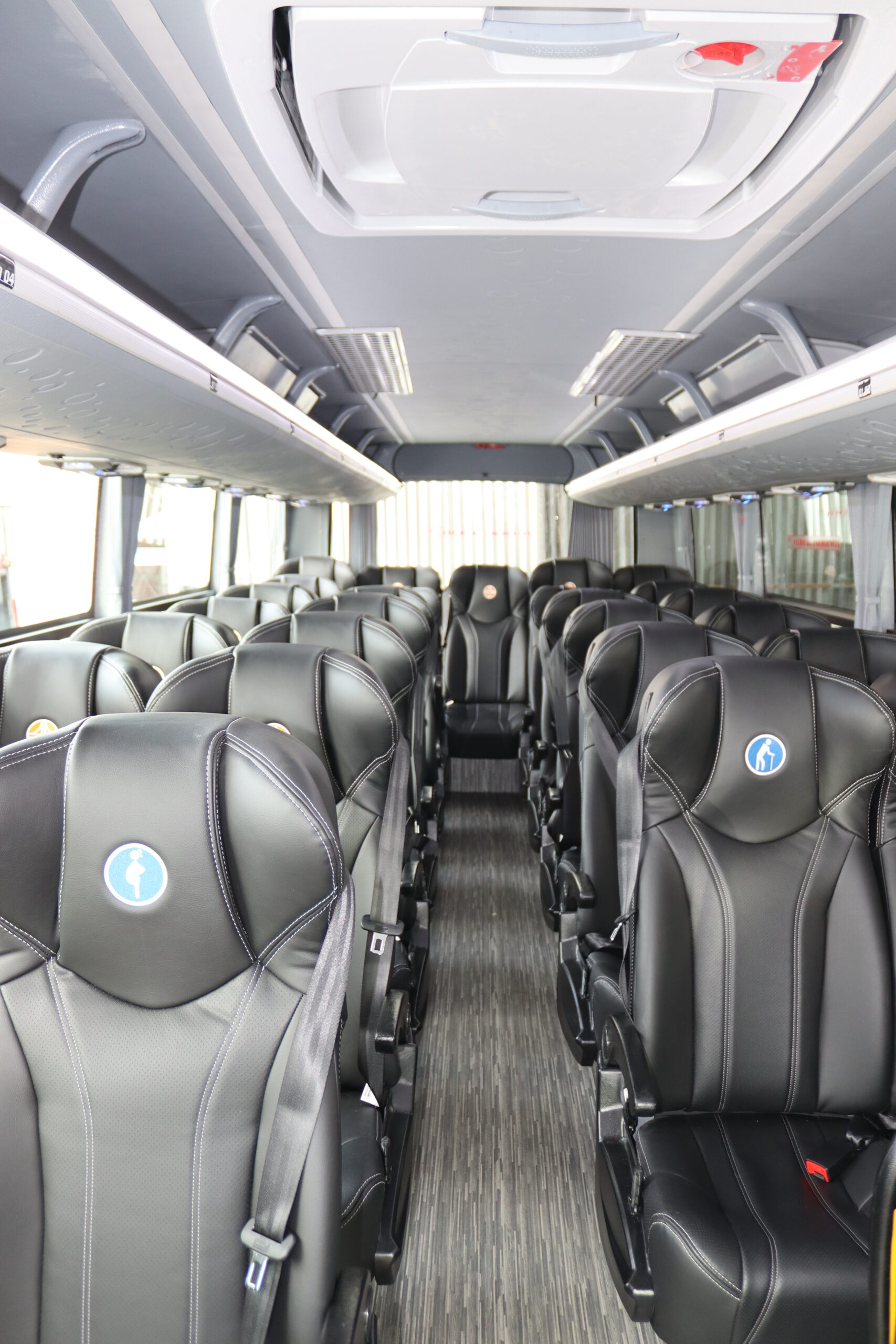 Alquiler de busetas de turismo para viajes excursiones y eventos en Quindio y Colombia